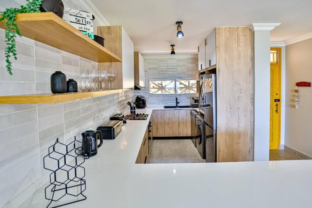 Large Sea View, Walk To Eateries, Loadshed Free Apartman Ballito Kültér fotó